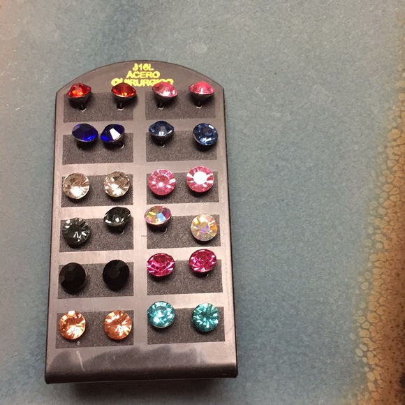 Jewelry - Earrings set